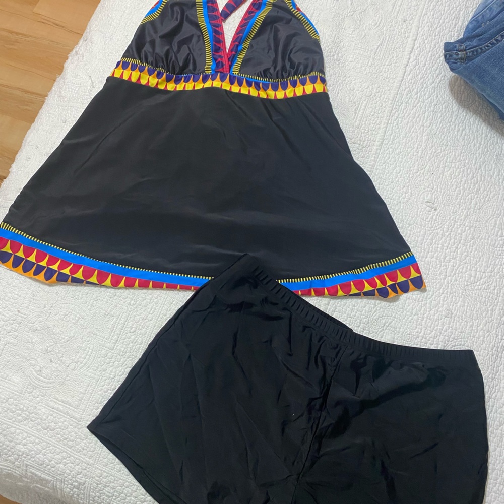 XL Women’s Tribal swim suit tankini black boy shorts
